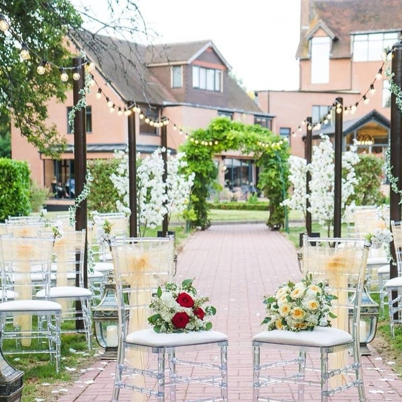 Image 4: Guildford Manor Wedding Show
