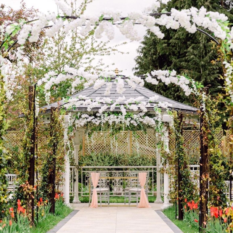 Image 5: Guildford Manor Wedding Show