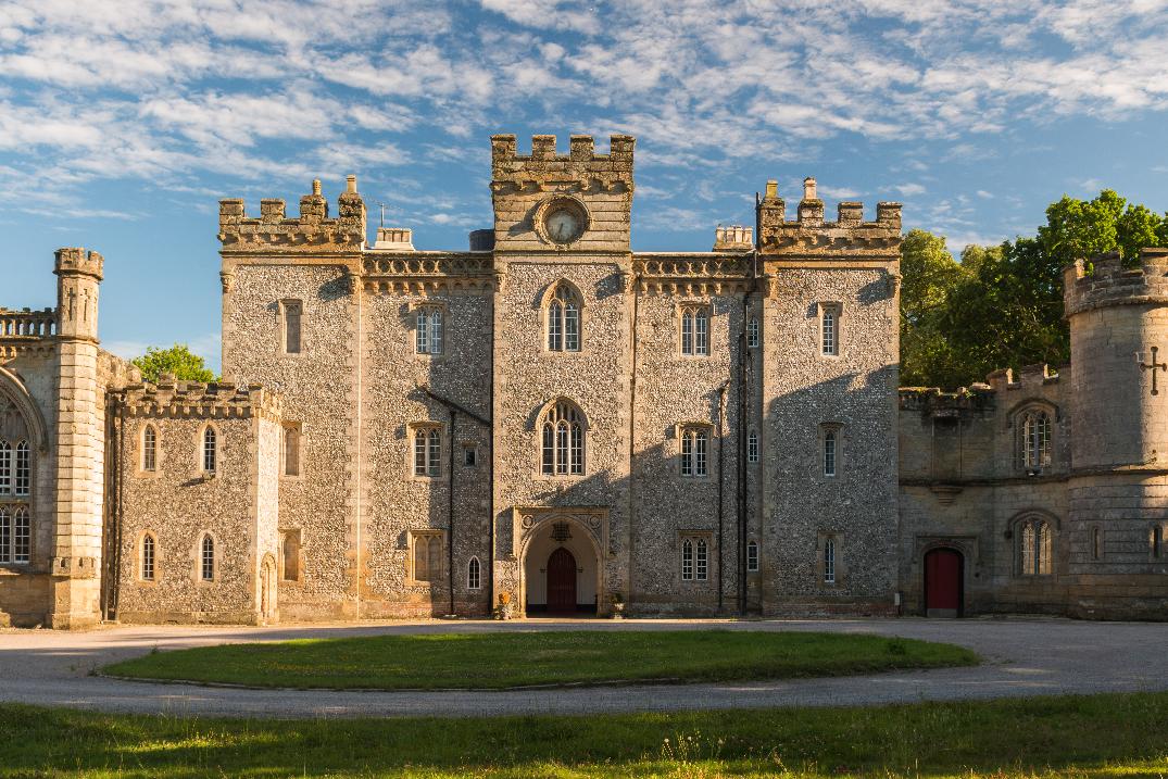 Image 3: Castle Goring Wedding Show