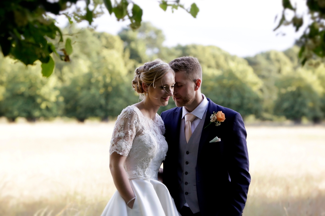 Image 3: Hampton Court Palace Golf Club Wedding Show