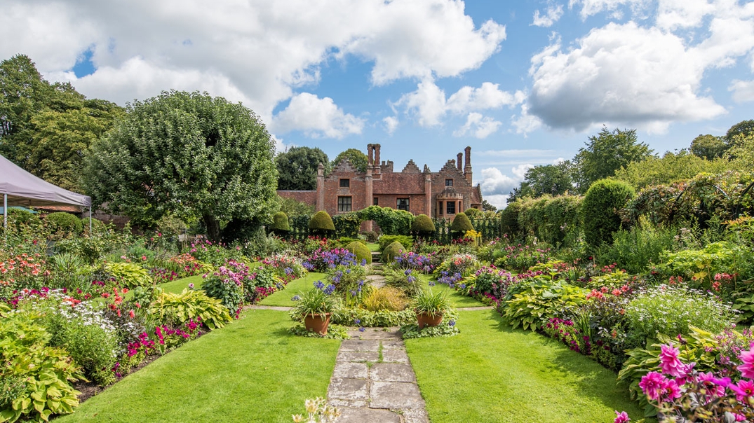 Image 1: Chenies Manor Wedding Show