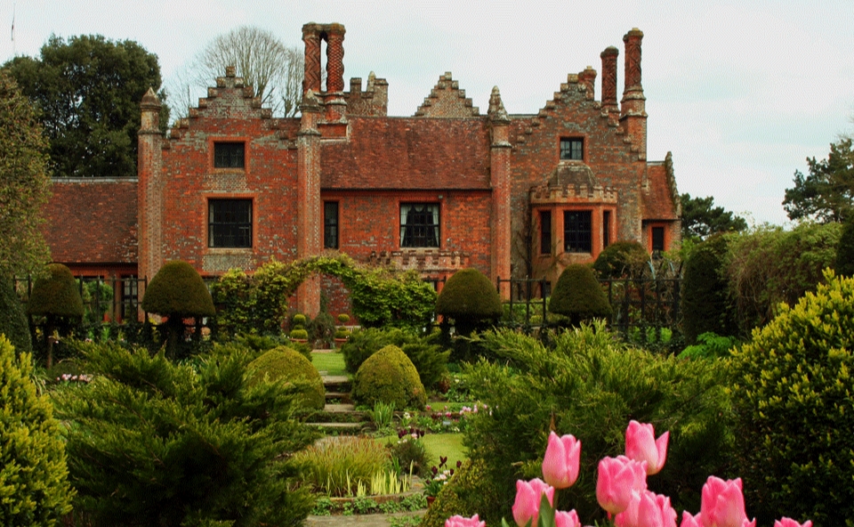 Image 2: Chenies Manor Wedding Show