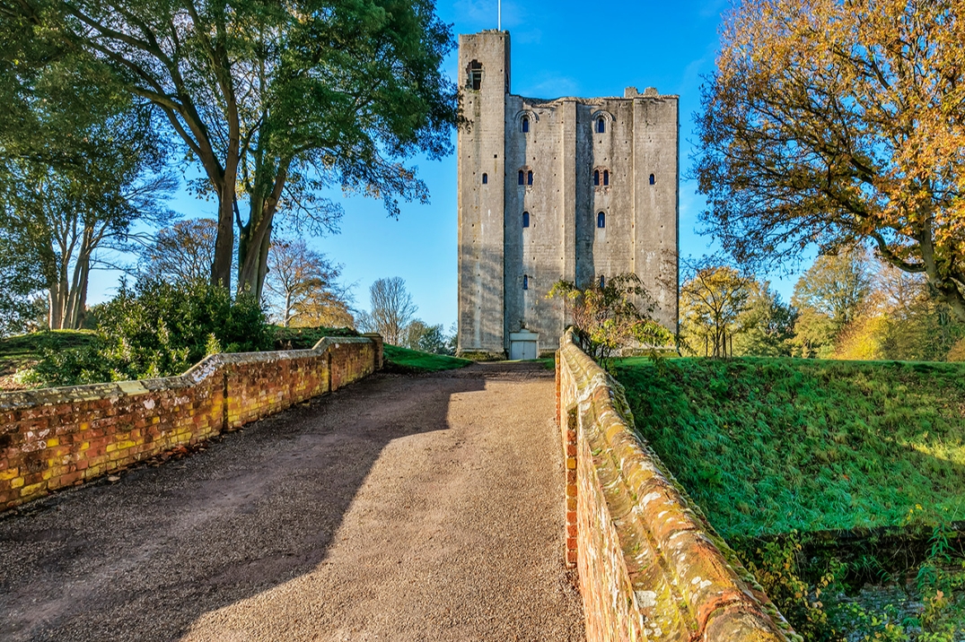 Image 10: Hedingham Castle Wedding Show