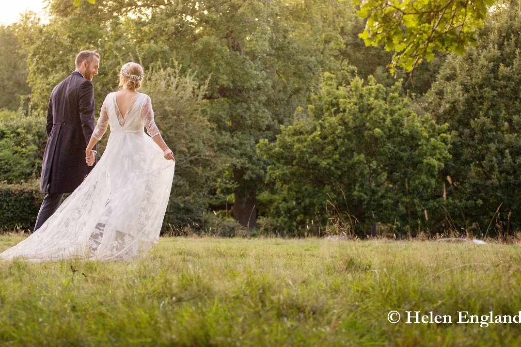 Image 4: Penshurst Place Spring Wedding Show