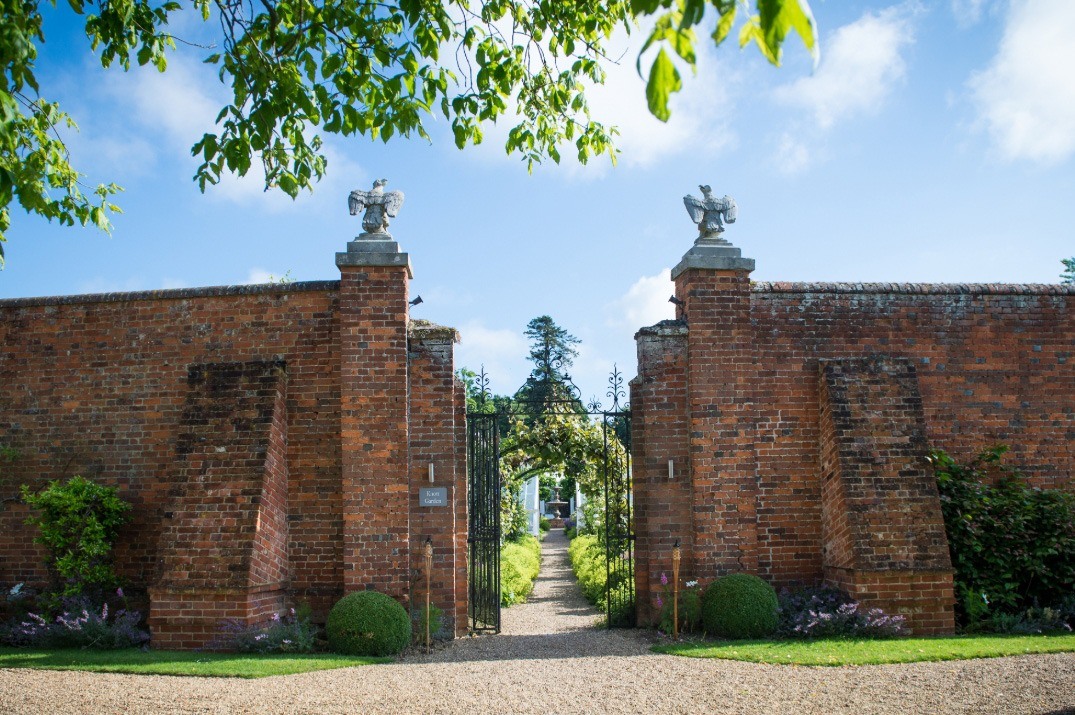Image 3: Braxted Park May Wedding Show