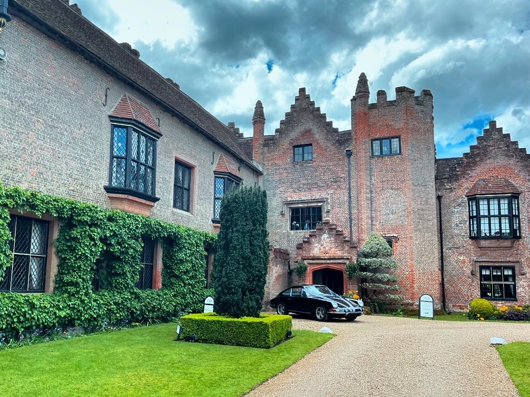 Image 4: Chenies Manor Wedding Show