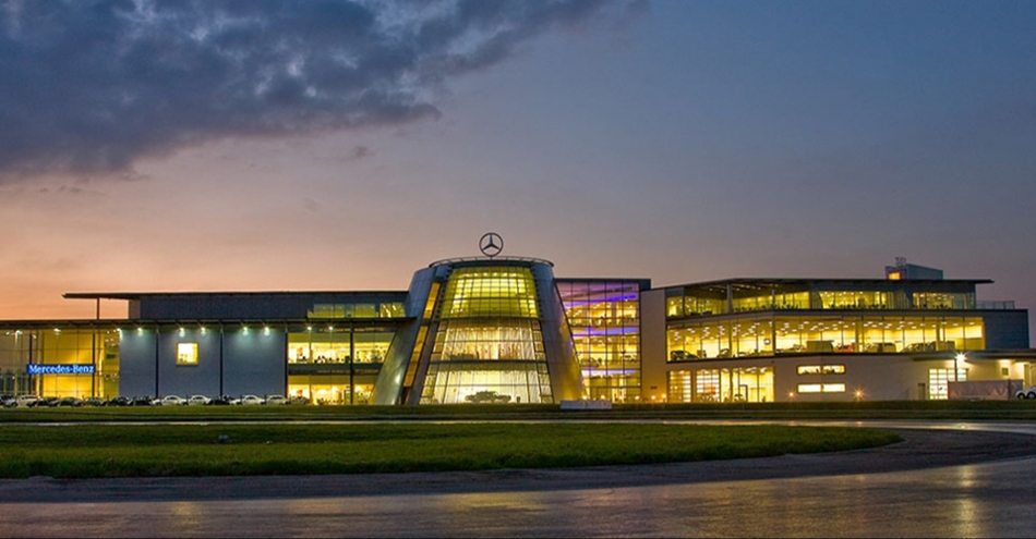 Image 7: Signature Wedding Show - Mercedes-Benz World