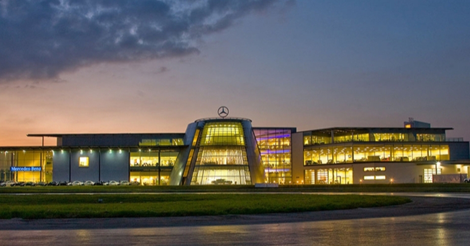 Image 11: Signature Wedding Show - Mercedes-Benz World