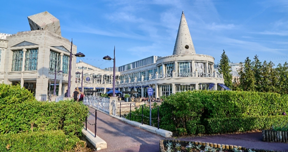 Image 9: Signature Wedding Show at Bluewater