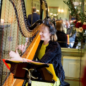 Victoria Longhurst Harpist