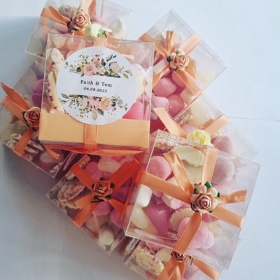 Tempting favours with Sweetzboxes