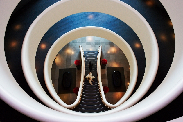 Discounted venue hire with Mercedes-Benz World Signature Wedding Show exhibitor: Image 1