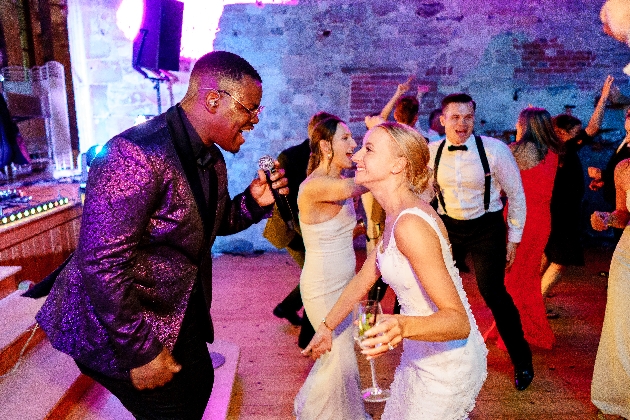 Renowned entertainers exhibiting at three Signature Wedding Shows!: Image 3b
