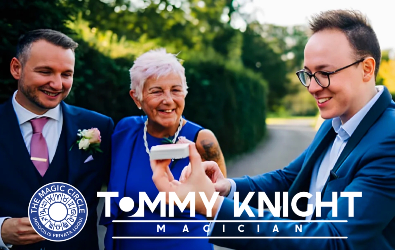 Close-up magic with Tommy Knight at two of County Wedding Events' Signature shows: Image 1
