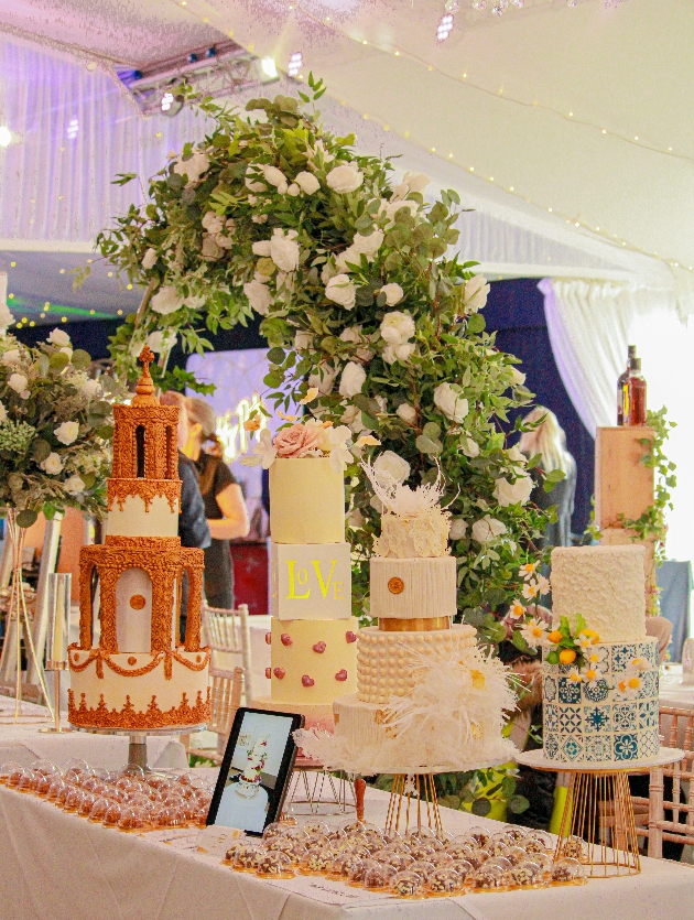 Wedding cake aplenty with The Artist Cake: Image 1